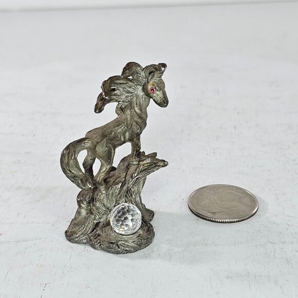 Spoontiques Pewter Unicorn Figurine With Crystal Ball Red Eyes CMR866 - Picture 8 of 8